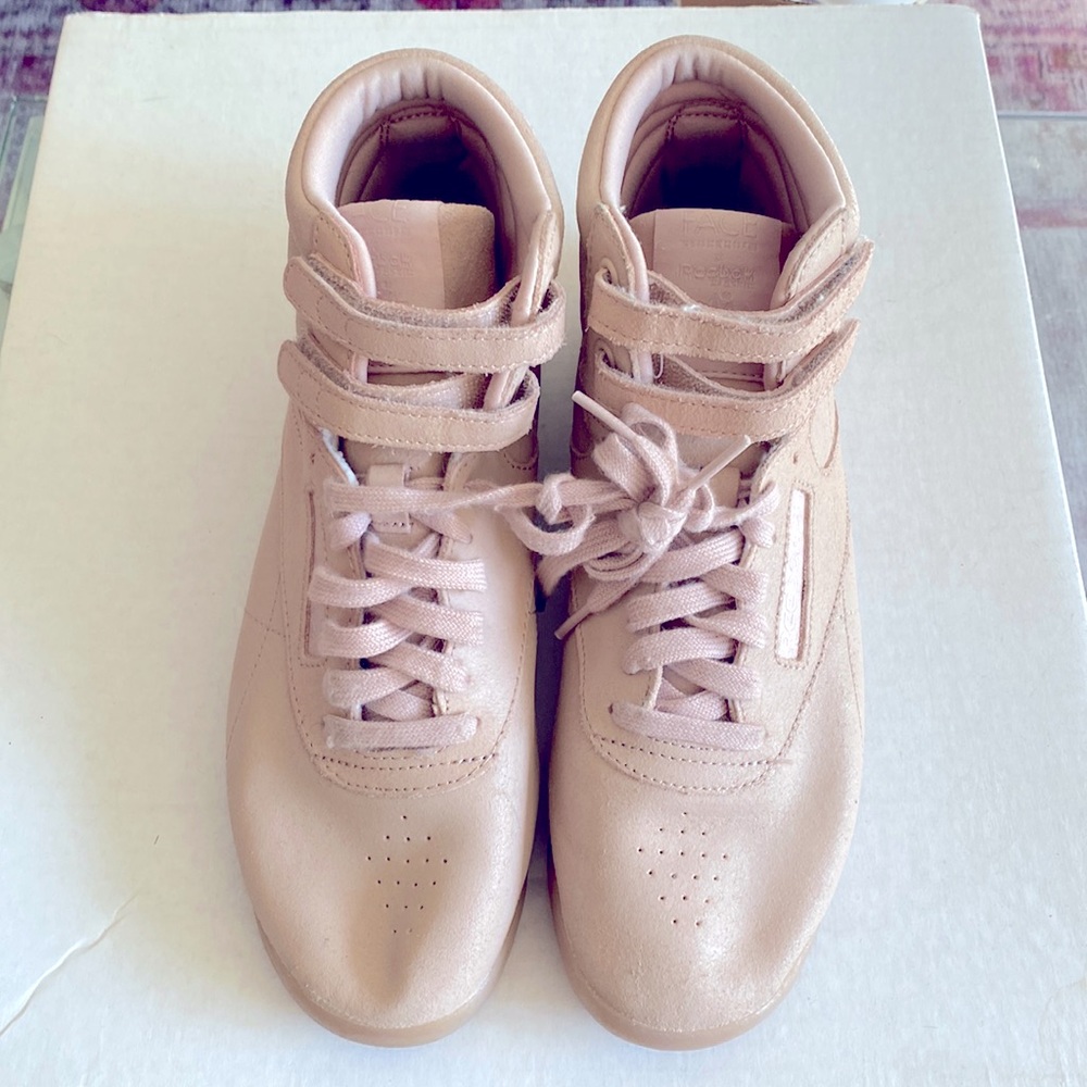 Rebooks classic style high top sneaker
